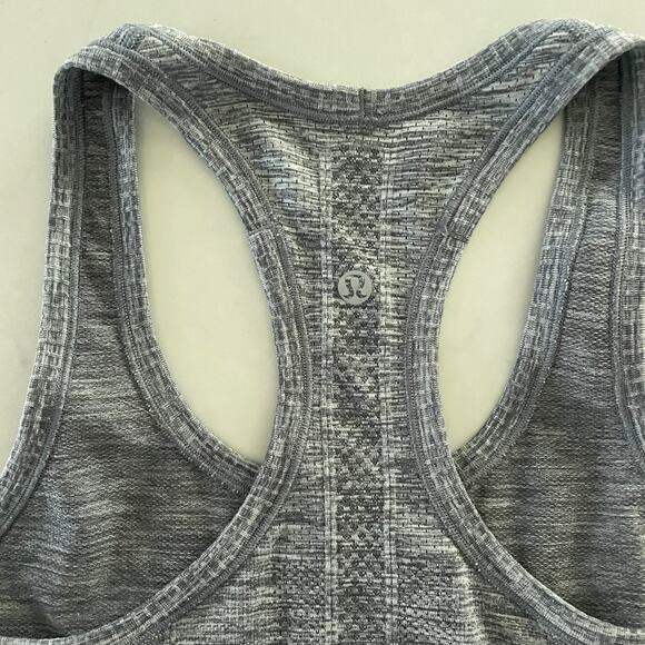 Lululemon Swiftly Tech Women 4 Gray Racerback Tank Top Knit Vented Yoga Dance - Picture 4 of 5